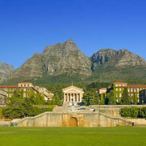 Visit Cape Town from a Hop-On Hop-Off sightseeing bus – Explore landmarks and attractions in 2025 Hop on the open-top bus in Cape Town, South Africa – Discover top attractions, monuments, and hidden gems with a hop-on hop-off tour in 2025